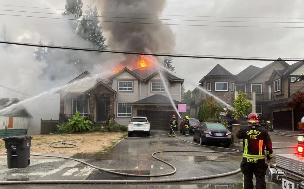 “Fire Incident at Unoccupied Residence in Brampton – Immediate Deployment of 2 Firefighters Needed”
